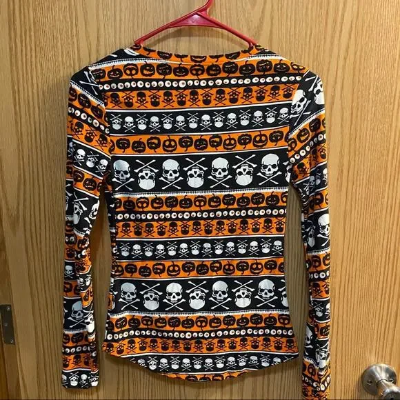 No Boundaries Halloween Top Juniors Size Small (3-5) Skulls Crossbones Pumpkins - Picture 4 of 4